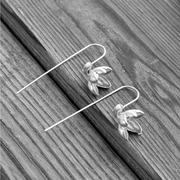 “Blodeuwedd” Orchid Flower Sculpted Feminine Silver Ear Pin Hook Threader Dangle - Picture 16 of 16